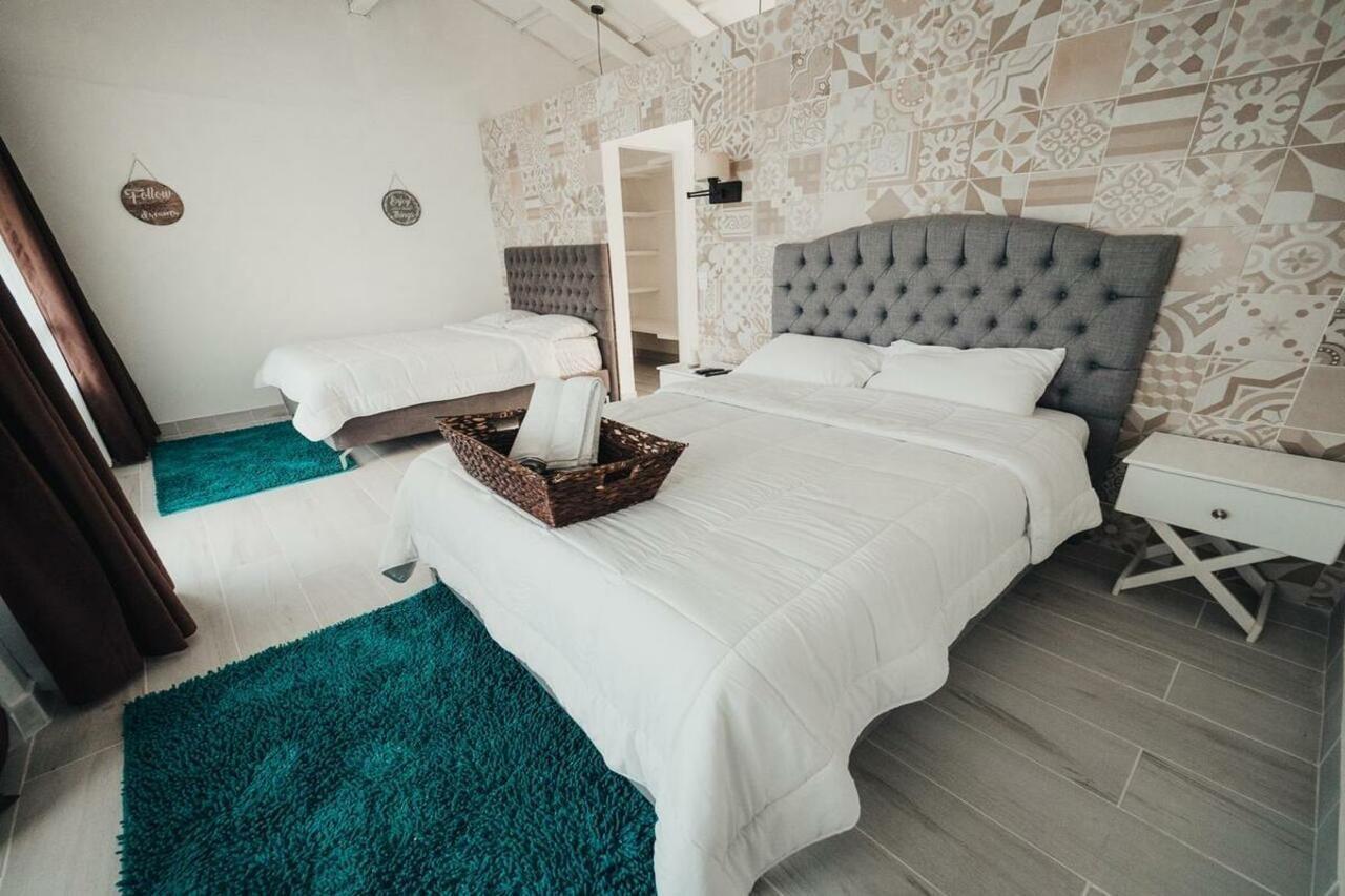 El Castillo 阿雷纳维斯塔旅舍酒店 外观 照片