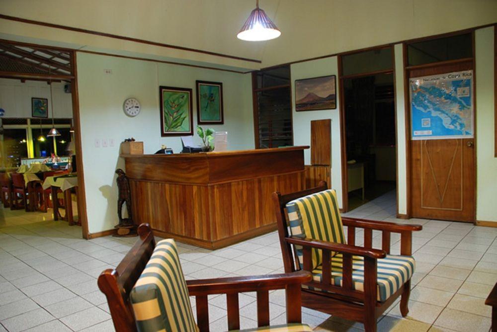 El Castillo 阿雷纳维斯塔旅舍酒店 外观 照片